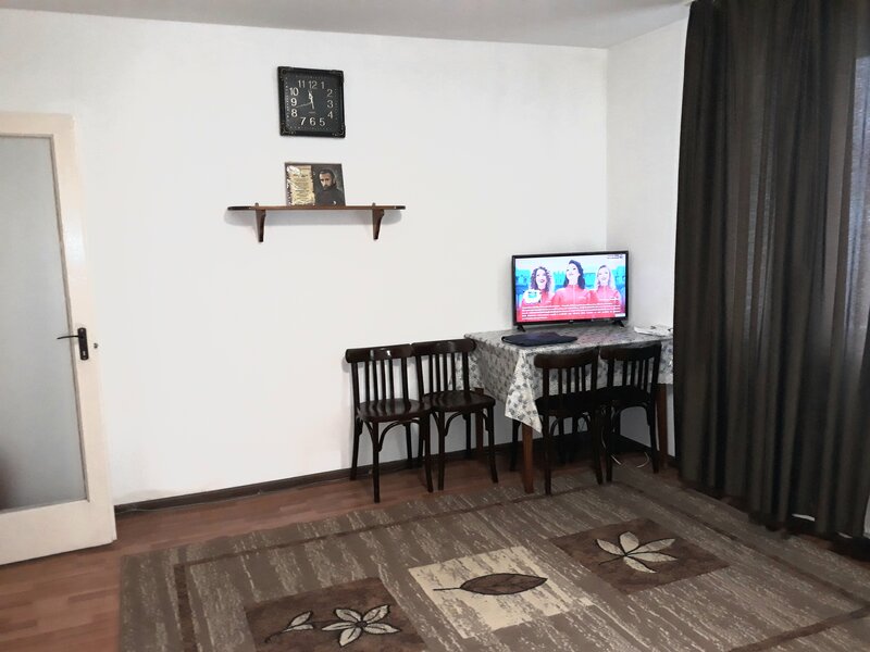 Mihai Bravu, Vatra Luminoasa, Parcul National, stradal, bloc mixt, ocazie